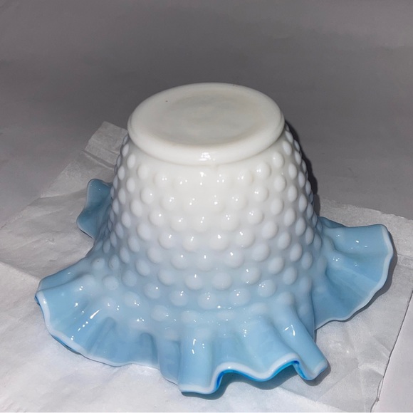 Kanawha Cased Blue & White Glass Hobnail Ruffled Bowl Vase Vintage Glass - Picture 5 of 14